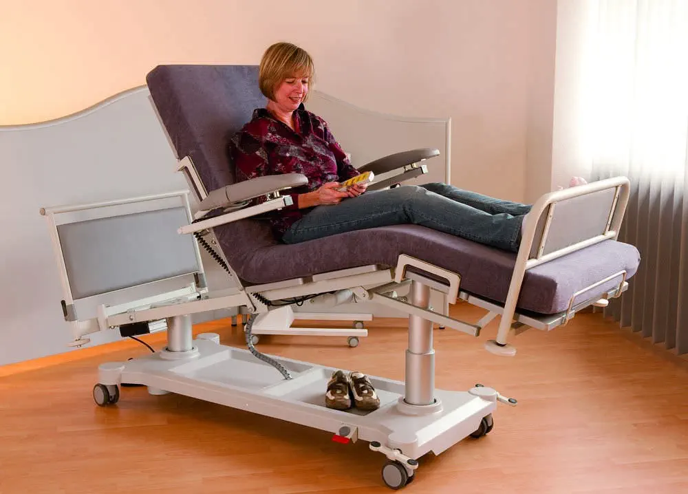 เตียงผู้ป่วยชนิดสามไกร์ปรับด้วยไฟฟ้าสำหรับฟอกไต  Medical bed DreamLine  Bionic