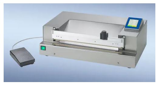 เครื่องซีลซองแบบมีเครื่องตัดในตัวเครื่องอัตโนมัติ  Medical packaging sealing machine 438M  Polystar